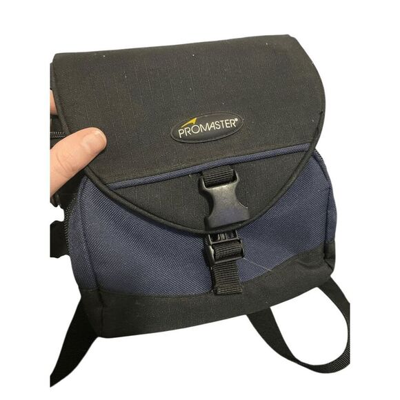 Sony DCS - S70 Good Condition comes with Charging Cord, carrying case, and SD ca - Picture 6 of 7